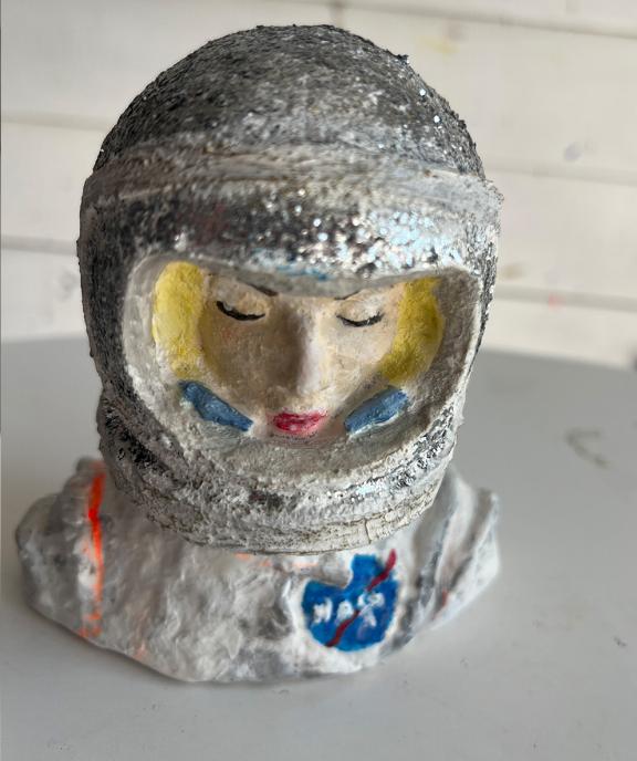 Büste Astronautin Claudia