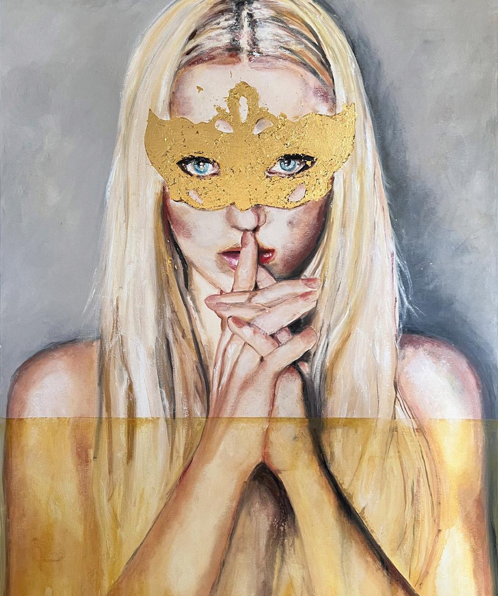 Portrait Frau mit Maske