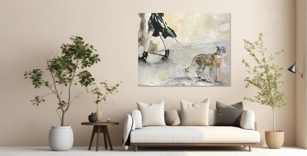 Bild Leopard an Leine im Wohnzimmer in Szene gesetzt